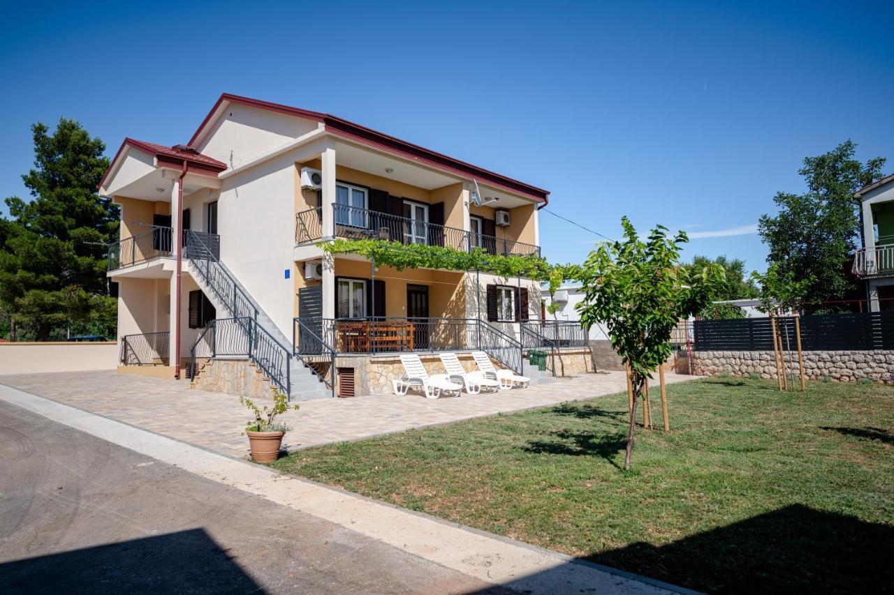 Apartments Zora Seline Exterior foto